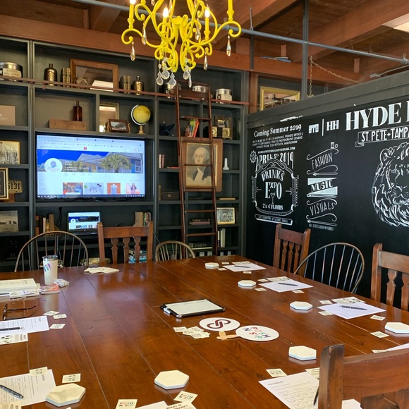 Posh N Sip | St. Petersburg Fl - Picture 2 of 5